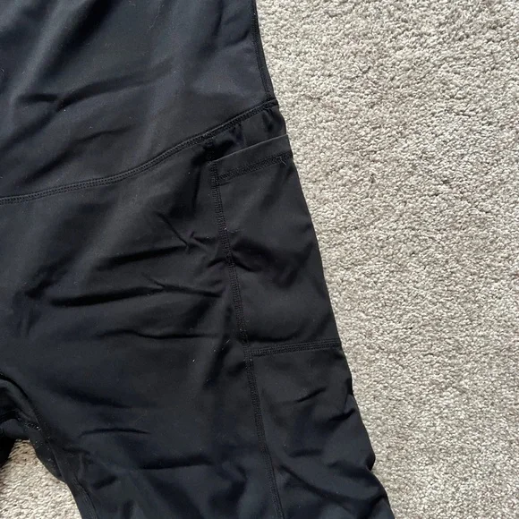 2 pairs of Maternity Black Shorts with Pocket - Picture 10 of 10